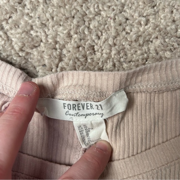 Forever 21 Cream colored loose fitting top XL - Picture 3 of 4